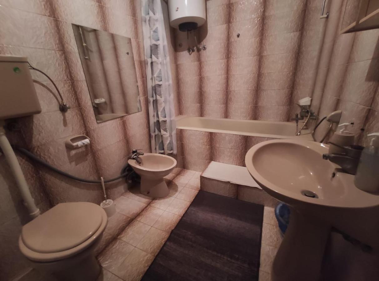 Family Apartment Near Beach บีโอกราดนาโมรู ภายนอก รูปภาพ