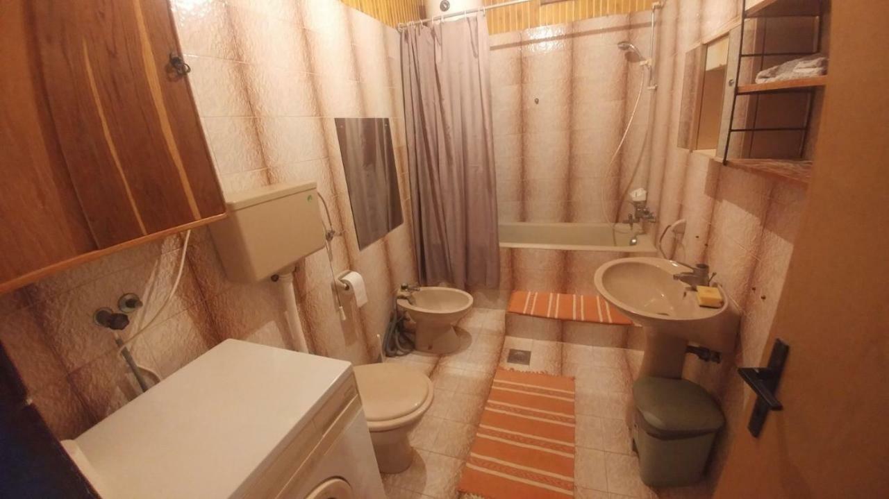 Family Apartment Near Beach บีโอกราดนาโมรู ภายนอก รูปภาพ