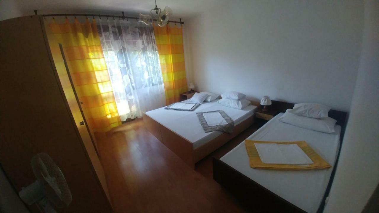 Family Apartment Near Beach บีโอกราดนาโมรู ภายนอก รูปภาพ